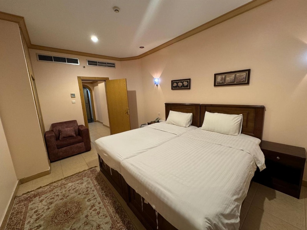 Al Thill Hotel Main image